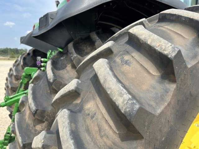 Image of John Deere 8R 310 equipment image 3
