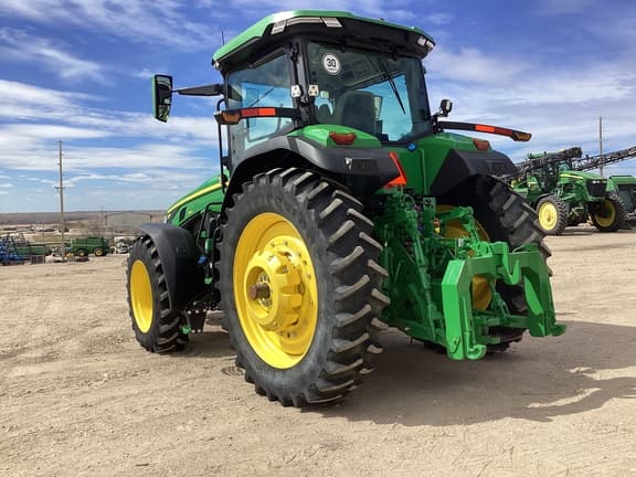 Image of John Deere 8R 310 equipment image 3