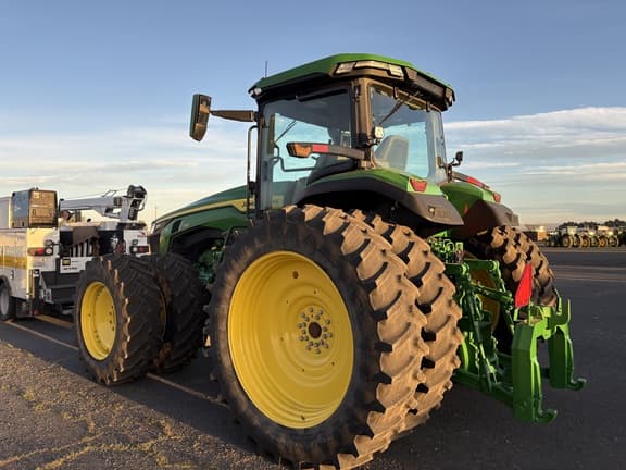 Image of John Deere 8R 310 equipment image 2