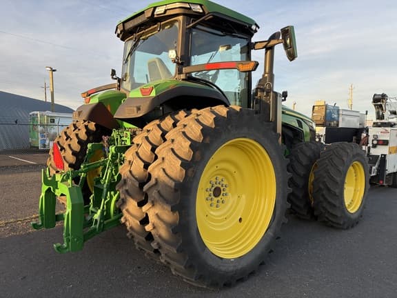 Image of John Deere 8R 310 equipment image 4