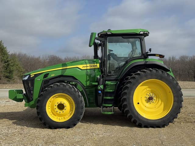 Image of John Deere 8R 310 equipment image 2