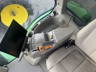 Image of John Deere 8R 310 equipment image 1