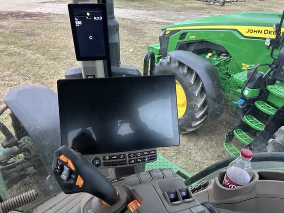 Image of John Deere 8R 310 equipment image 1