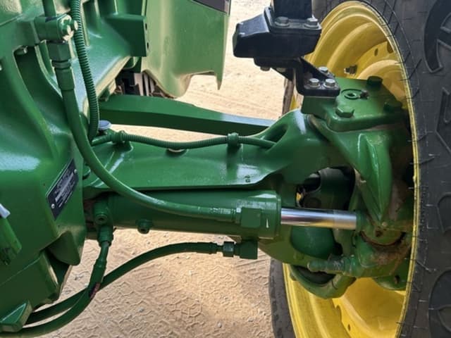 Image of John Deere 8R 310 equipment image 2