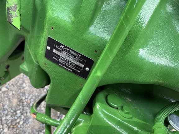 Image of John Deere 8R 310 equipment image 4