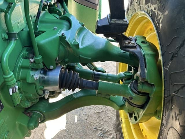 Image of John Deere 8R 310 equipment image 2