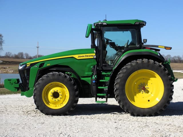 Image of John Deere 8R 310 equipment image 2