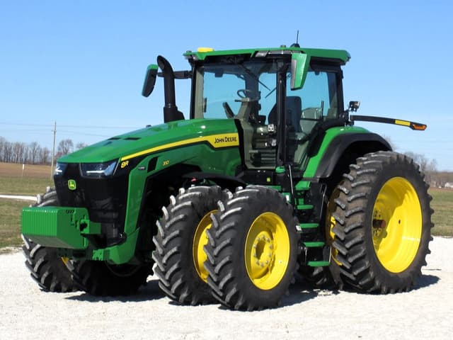 Image of John Deere 8R 310 equipment image 4