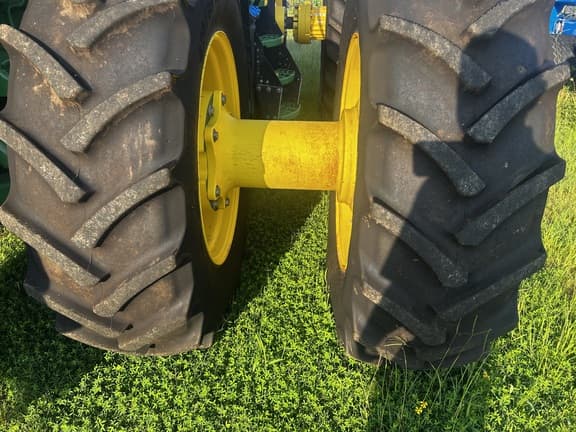 Image of John Deere 8R 310 equipment image 3