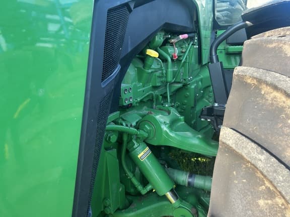 Image of John Deere 8R 310 equipment image 4