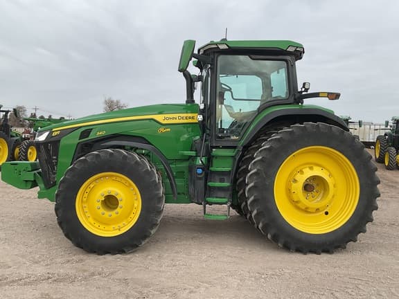 Image of John Deere 8R 340 equipment image 3