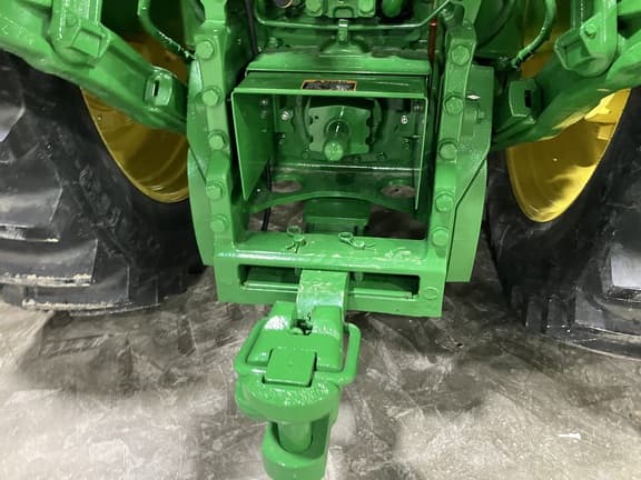 Image of John Deere 8R 340 equipment image 4