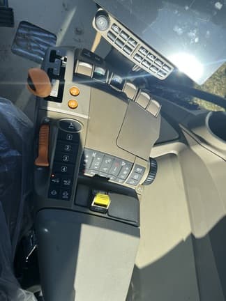 Image of John Deere 8R 340 equipment image 4