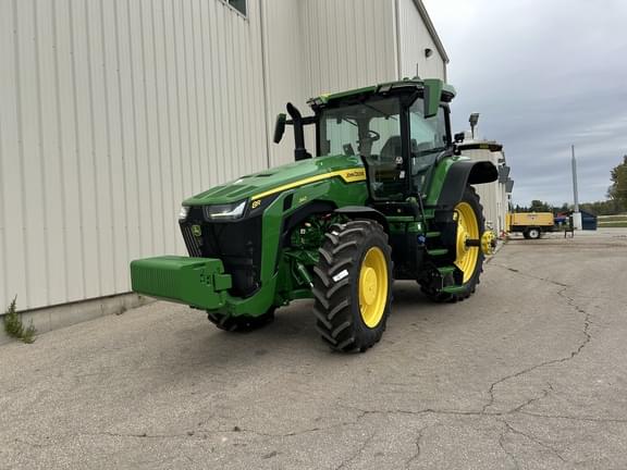 Image of John Deere 8R 340 equipment image 2