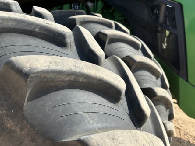 Image of John Deere 8R 340 equipment image 4
