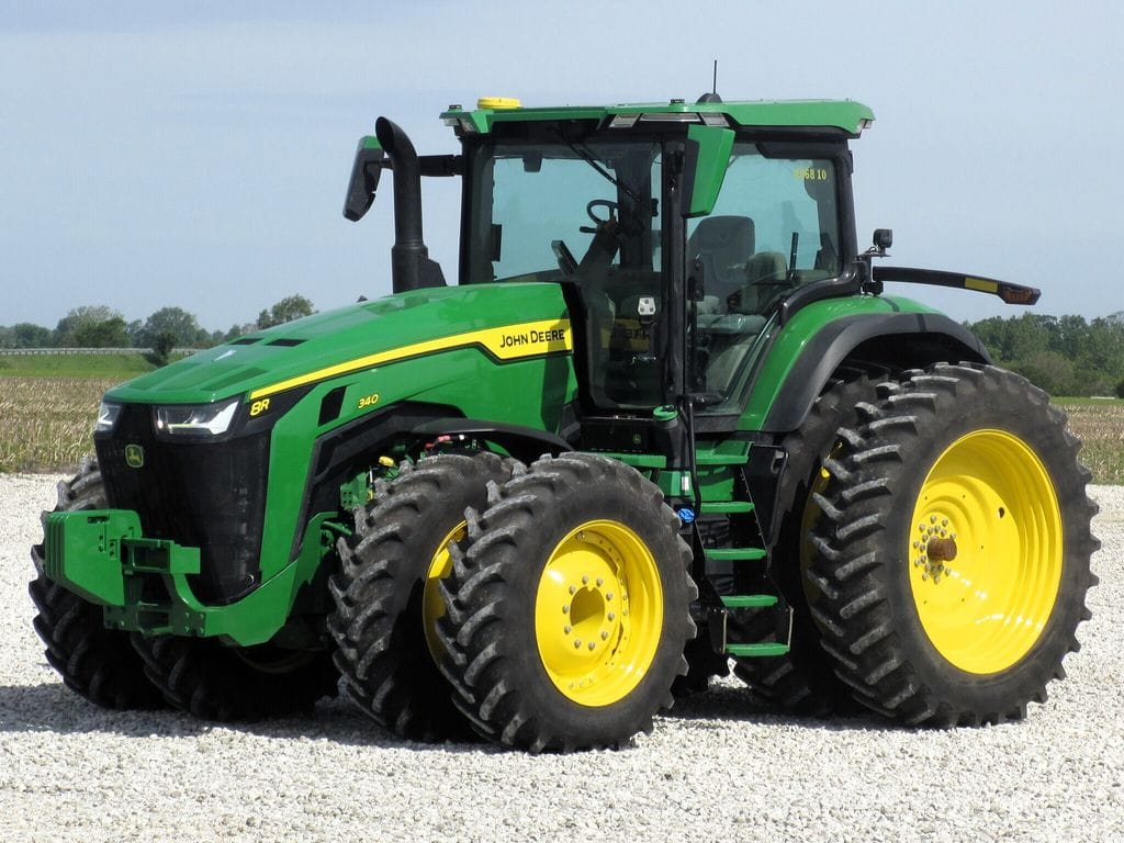 2025 John Deere 8R 340 Equipment Image0