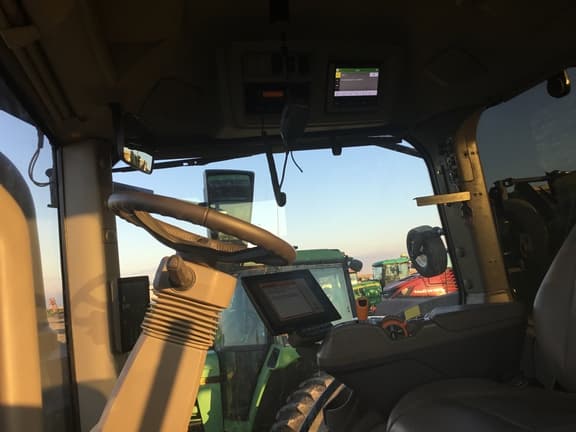 Image of John Deere 8R 340 equipment image 4