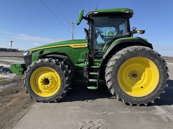 2025 John Deere 8R 370 Equipment Image0