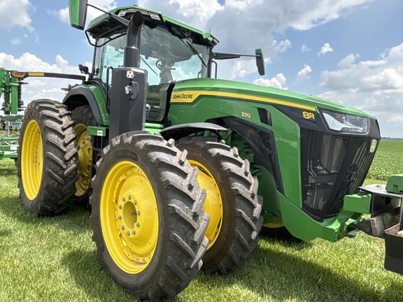 Image of John Deere 8R 370 Primary image