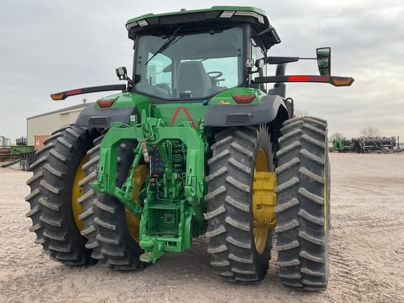 Image of John Deere 8R 370 equipment image 4