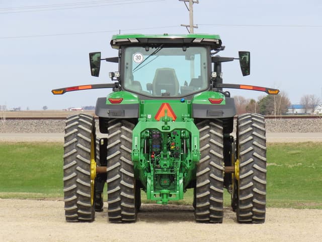 Image of John Deere 8R 370 equipment image 3