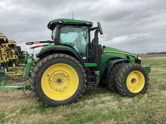 Image of John Deere 8R 370 equipment image 4