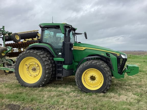 Image of John Deere 8R 370 equipment image 2
