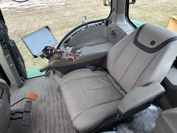 Image of John Deere 8R 370 equipment image 2