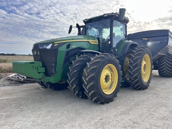 2025 John Deere 8R 370 Equipment Image0