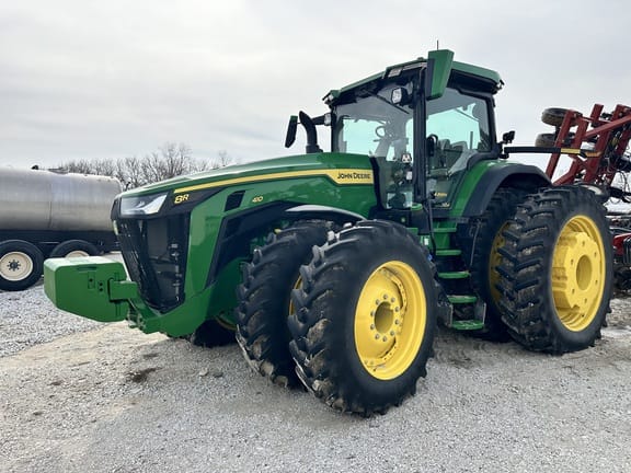 300 - 424 HP Tractors image