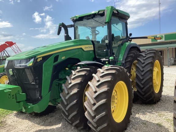Image of John Deere 8R 410 equipment image 4