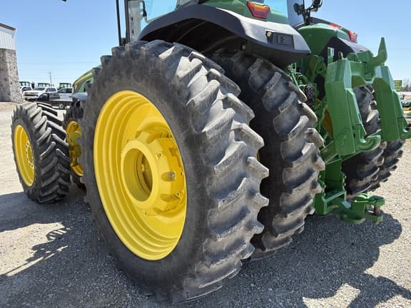 Image of John Deere 8R 410 equipment image 4