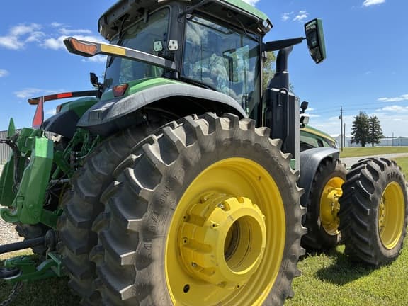 Image of John Deere 8R 410 equipment image 4