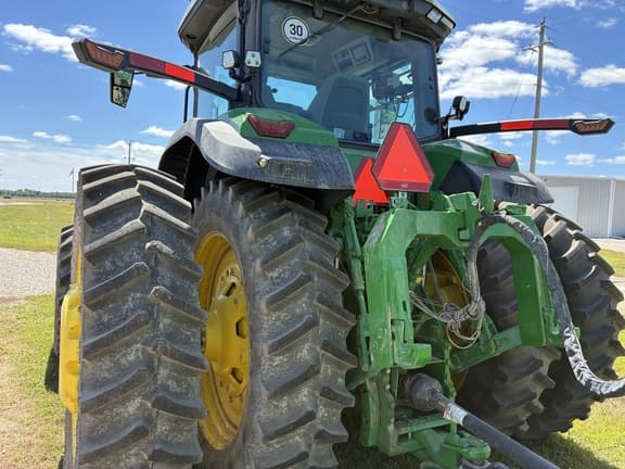 Image of John Deere 8R 410 equipment image 3