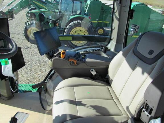 Image of John Deere 8R 410 equipment image 4