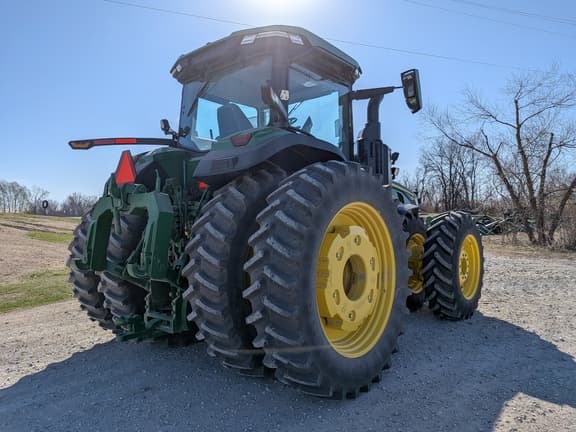 Image of John Deere 8R 410 equipment image 4