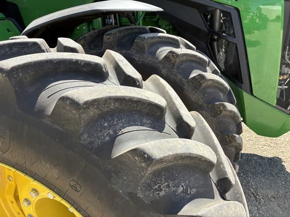Image of John Deere 8R 410 equipment image 2