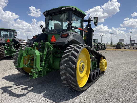 Image of John Deere 8RT 370 equipment image 4