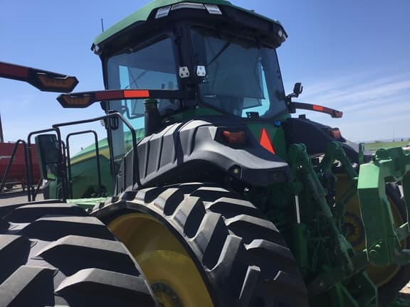 Image of John Deere 8RT 370 equipment image 2