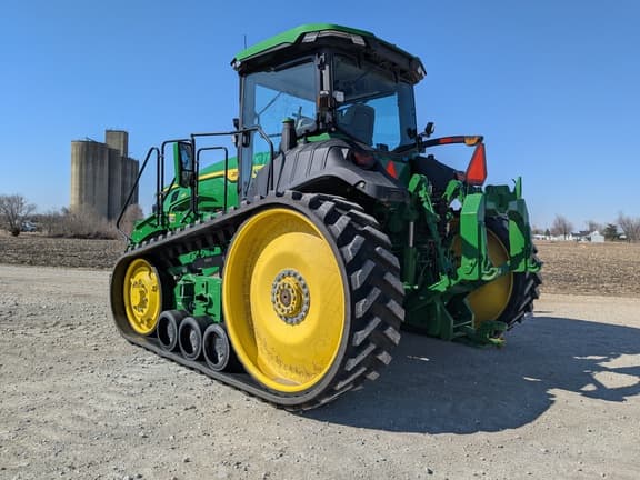 Image of John Deere 8RT 410 equipment image 2