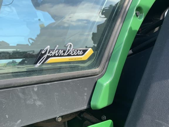 Image of John Deere 8RT 410 equipment image 4