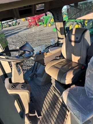 Image of John Deere 8RX 370 equipment image 4
