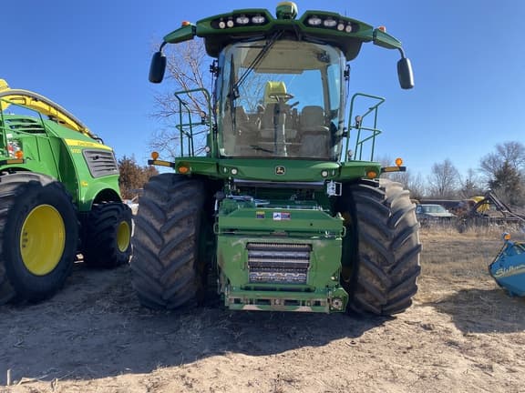 Image of John Deere 9700 equipment image 1