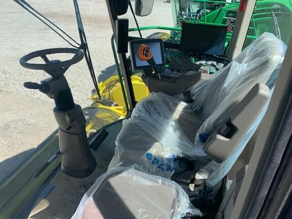 Image of John Deere 9700 equipment image 4