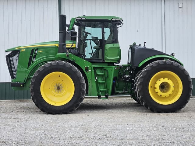 Image of John Deere 9R 440 equipment image 1