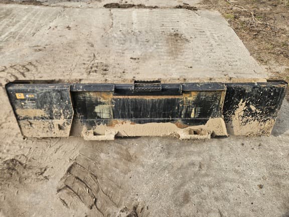 Image of John Deere C84 equipment image 3