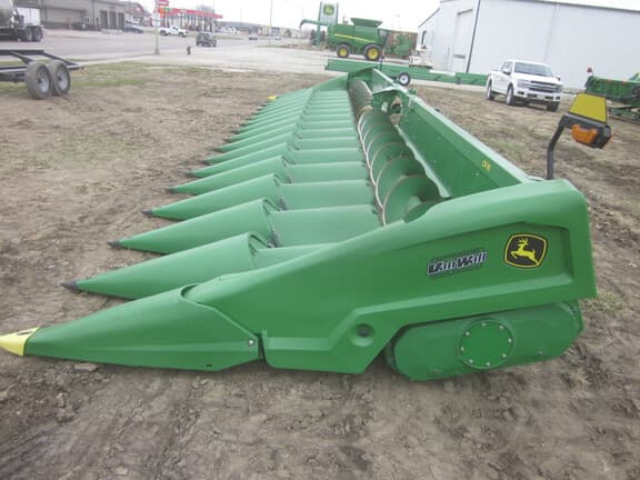 Image of John Deere CR16 equipment image 3