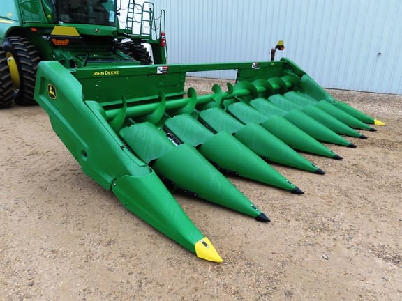 2025 John Deere CR8 Equipment Image0