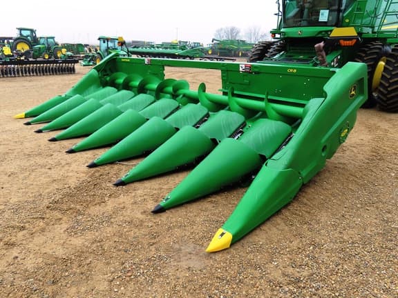 Image of John Deere CR8 equipment image 4