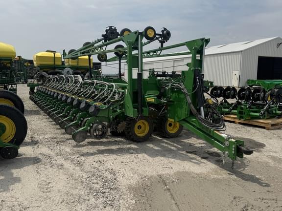 Image of John Deere DB90 equipment image 1